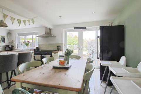 4 bedroom detached house for sale, Dove Close, Roos, Hull, HU12 0LL