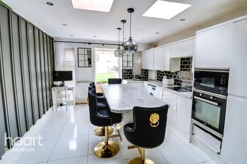 undefined, Oval Road North, Dagenham