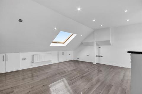 undefined, St James Road, London CR4