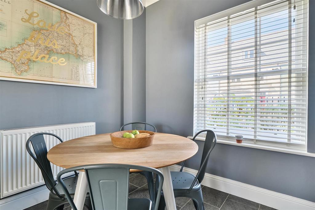 Kitchen/ dining room