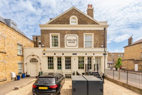undefined, 1 Sadlers House, Putney SW15