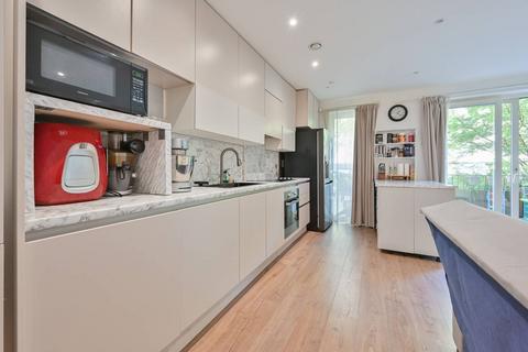 3 bedroom flat for sale, Moorhen Drive, Hendon, London, NW9