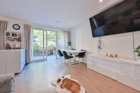 3 bedroom flat for sale, Moorhen Drive, Hendon, London, NW9