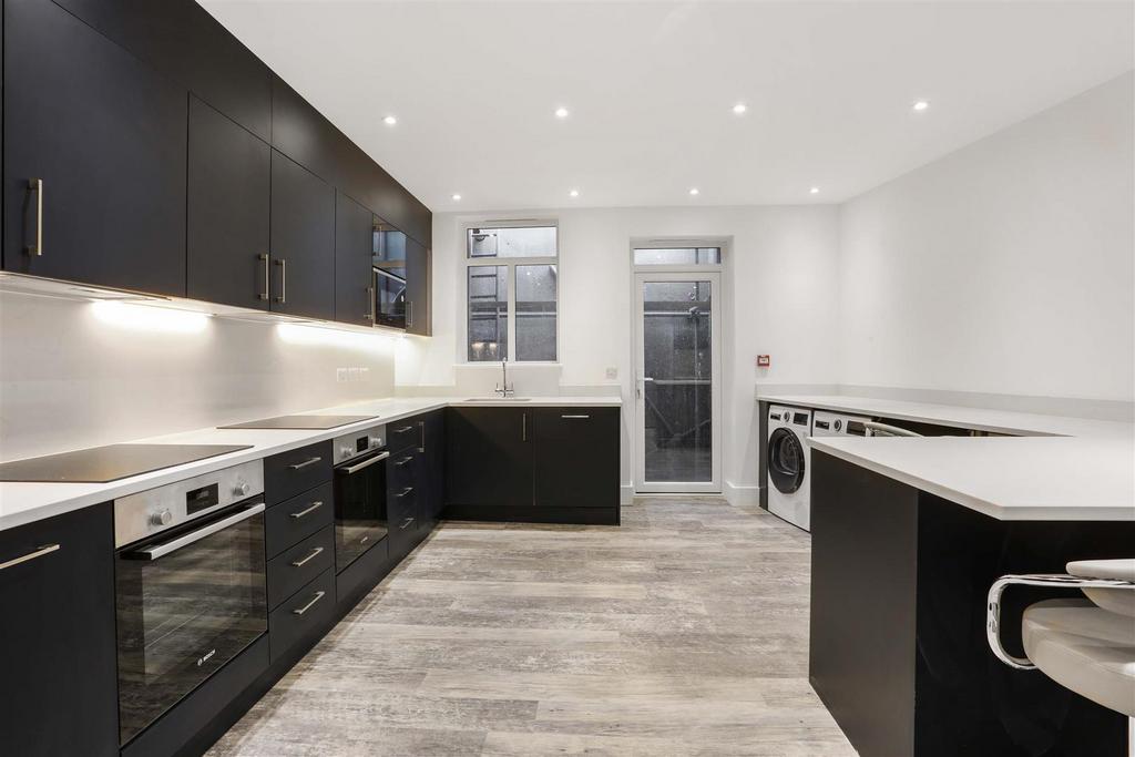1437252812 - KITCHEN - 7.jpg