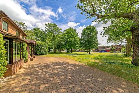 12 Charnocks Close, Gamlingay, Sandy, SG19 3JX