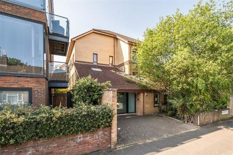 Hillyard Street, London SW9