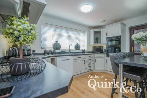 4 bedroom detached house for sale, Larup Avenue, Canvey Island, SS8
