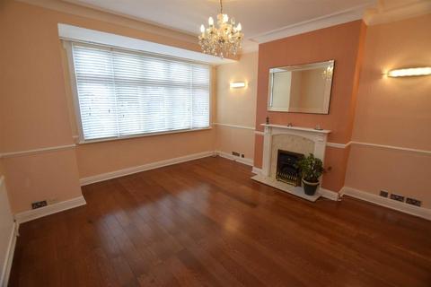 3 bedroom terraced house to rent, Normanshire Drive, Chingford, E4