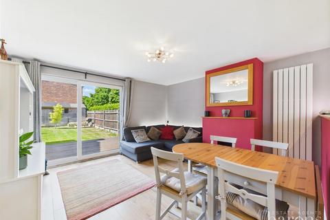 67 Cleaver Road, Basingstoke, RG22 6SH