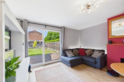 67 Cleaver Road, Basingstoke, RG22 6SH