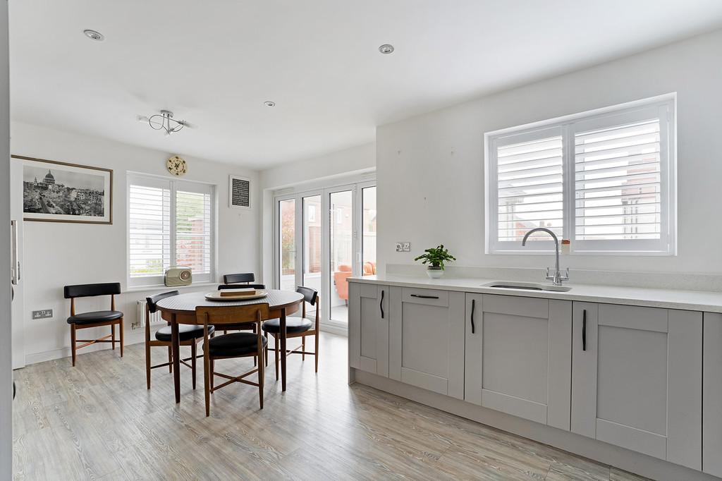 Kitchen dining room