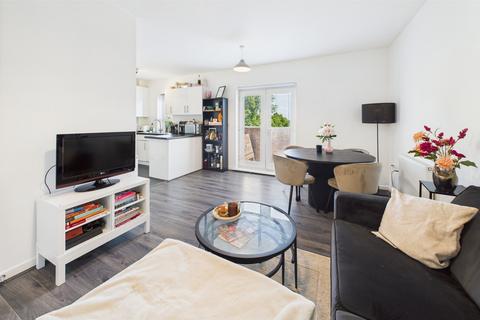 2 bedroom apartment for sale, Adrian Close, Boxmoor, HP1