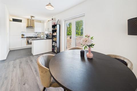 2 bedroom apartment for sale, Adrian Close, Boxmoor, HP1