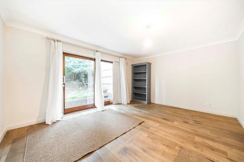 3 bedroom end of terrace house for sale, Kings Garth Mews, London SE23