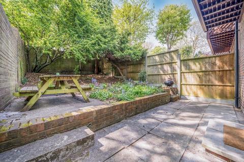 3 bedroom end of terrace house for sale, Kings Garth Mews, London SE23