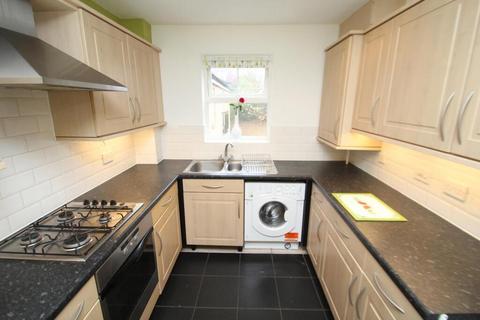 2 bedroom flat to rent, London, KT5