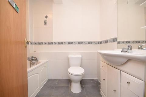 2 bedroom flat to rent, London, KT5