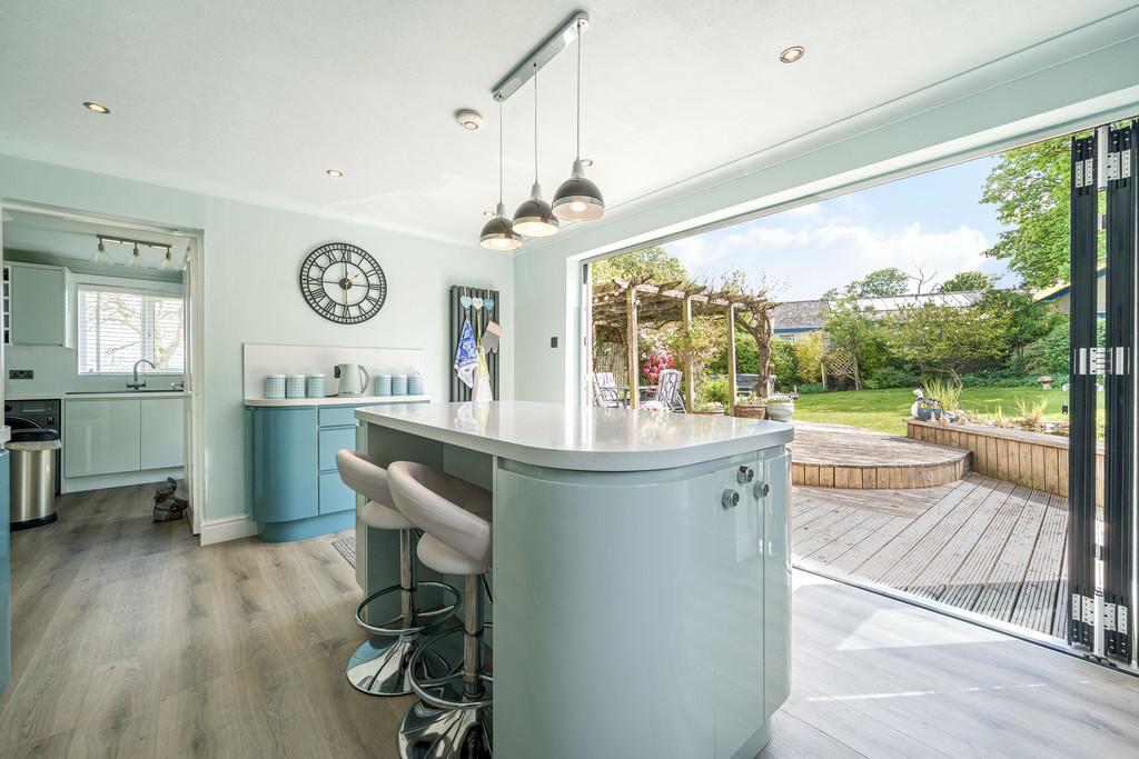Kitchen/ Breakfast Room