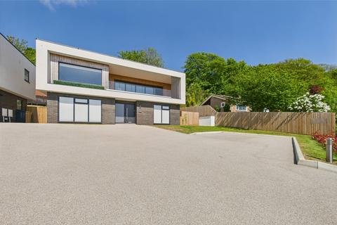 3 bedroom detached house for sale, Dover Road , Folkestone