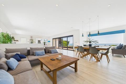 3 bedroom detached house for sale, Dover Road , Folkestone