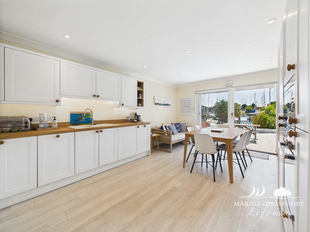 Cam03691 g0 pr0051 still012