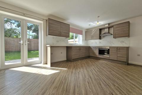 4 bedroom semi-detached house to rent, Sweeney Close, Chasetown, Burntwood