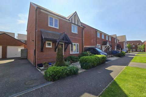 4 bedroom detached house for sale, Birdwood Crescent, Bideford