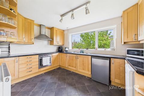 8 Ashes Avenue, Hulland Ward, Ashbourne, DE6 3FT