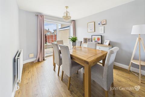 21 Ash Walk, East Leake, Loughborough, LE12 6NT