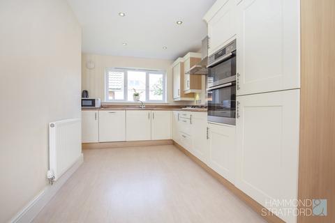 5 bedroom detached house for sale, Off Greenways, Eaton