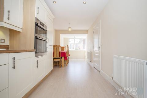 5 bedroom detached house for sale, Off Greenways, Eaton