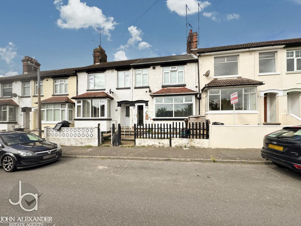 King Georges Avenue, Harwich CO12 3 bed terraced house for sale - £235,000