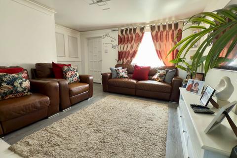 30 Glamford Road, Rochester, ME2 2QP