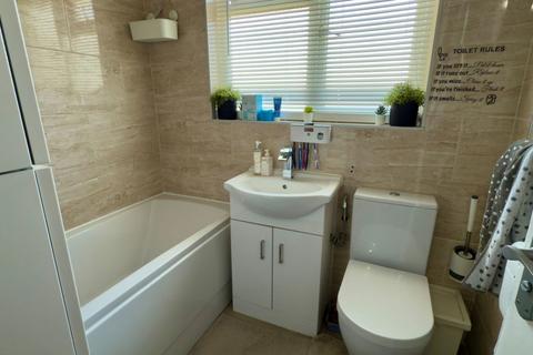 30 Glamford Road, Rochester, ME2 2QP