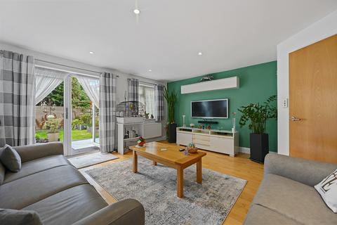 3 bedroom semi-detached house for sale, Colmer Place, Harrow