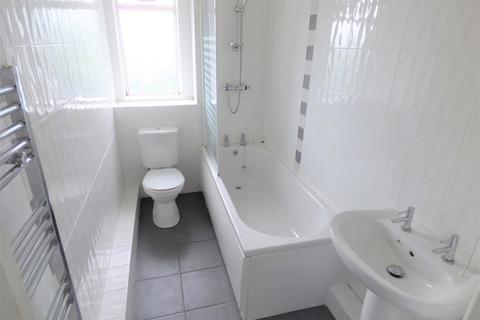 2 bedroom flat to rent, The Homestead, Sale