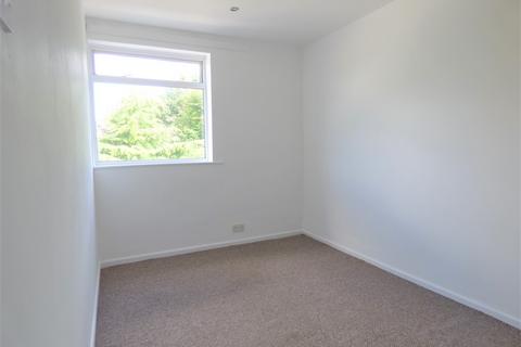 2 bedroom flat to rent, The Homestead, Sale