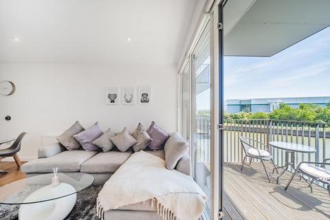 2 bedroom apartment for sale, Springer Court, Bow, London, E3