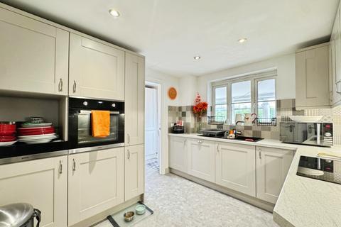 1 Cwrt Y Cadno, Birchgrove, Swansea, SA7 9TF