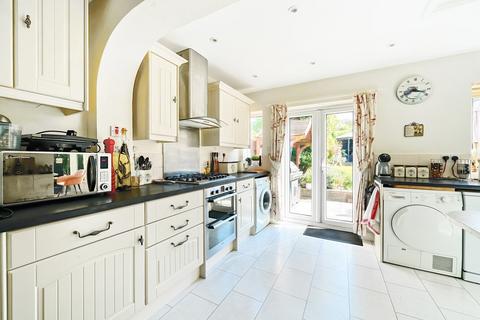 1 Sandy Way, Croydon, CR0 8QT