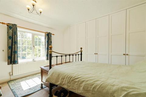10 Ash Grove, Bingley, BD16 1LU