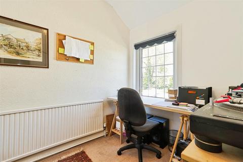 10 Ash Grove, Bingley, BD16 1LU