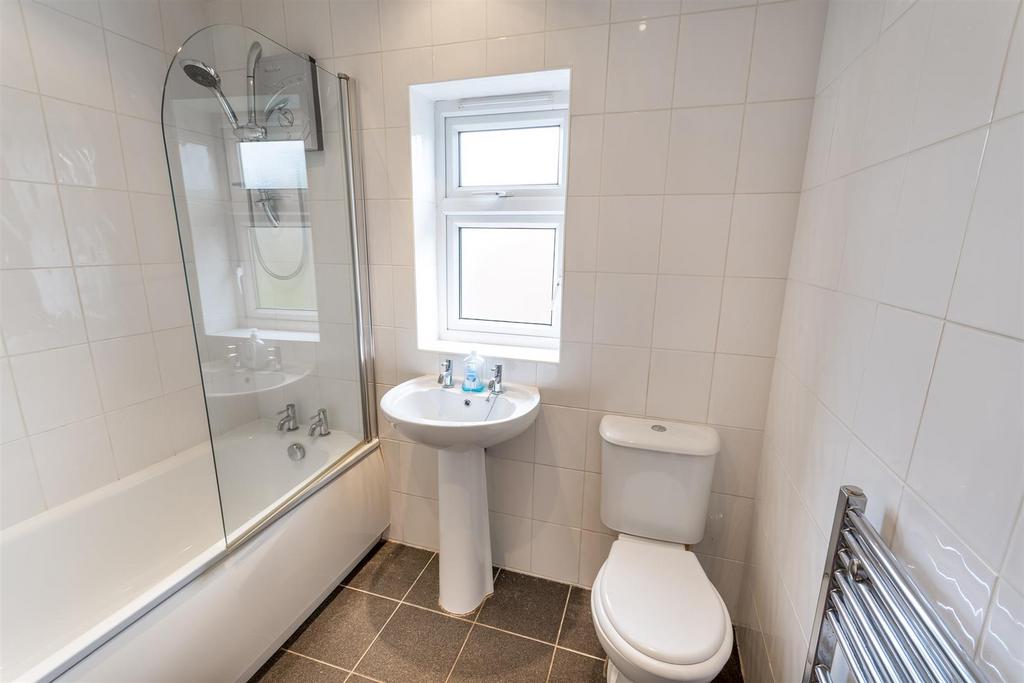 DSC 5222-Edit bathroom.JPG