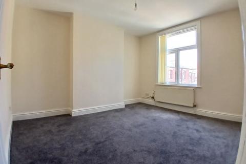 2 bedroom flat to rent, Waterloo Terrace, Ashton-on-Ribble PR2