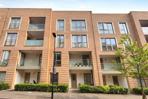 Claude Avenue, London, NW9