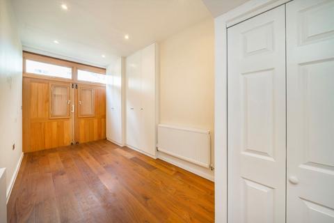 2 bedroom house to rent, Linden Mews, London W2