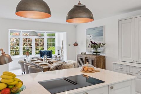 5 bedroom detached house for sale, Penn