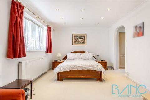 5 Bradgate Close, Cuffley, Potters Bar, EN6 4RF