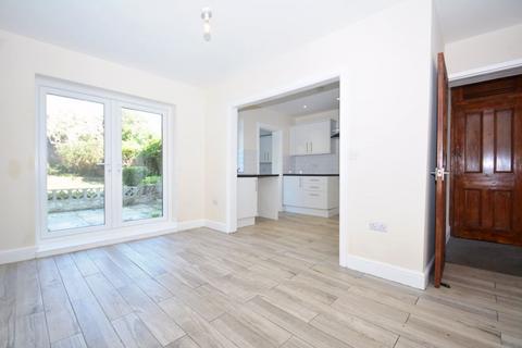 5 bedroom semi-detached house for sale, The Broadway, Minster