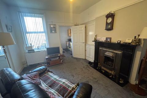 2 bedroom ground floor flat to rent, Myrtle Grove, Wallsend NE28